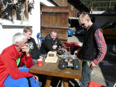 Michael HofstÃ¤tter, Oberstdorf. Gleich wird was neues probiert.
