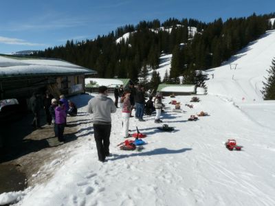 Michael HofstÃ¤tter, Oberstdorf. GrasgehrenhÃ¼tte am Sonntag Morgen um 10.00 Uhr. Hier kommen die Modelle an das Original Material.
