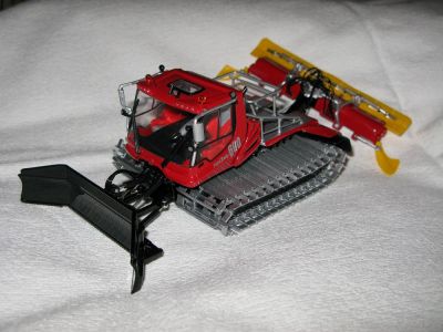 Pistenbully 600
