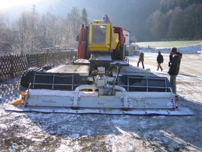 PB 240DW
Kurz nach der Ankunft auf der Paul Auserleitner Schanze in Bischofshofen,
Carlo HÃ¶ll
